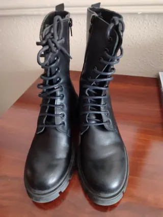 Botas moteras piel negras talla 37