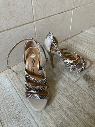 Sandalias tacón Maria Mare beige/multicolor