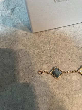 Conjunto Van Cleef & Arpels: Collar y Pulsera