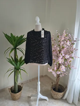 Blusa Morgan Negra Encaje