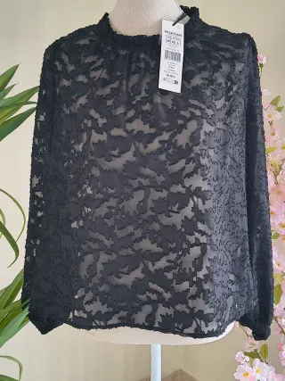 Blusa Morgan Negra Encaje