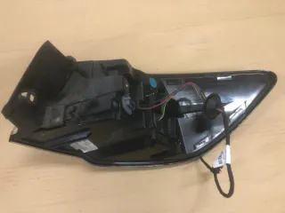 Piloto trasero izquierdo Ford Kuga 2022