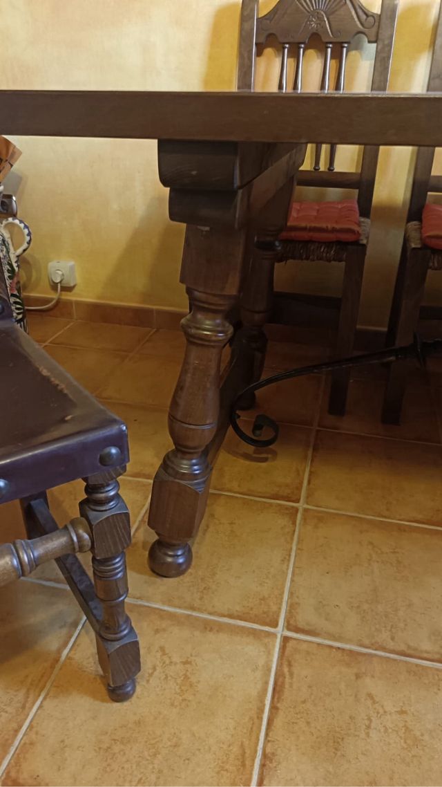 Mesa Castellana Madera + 8 Sillas