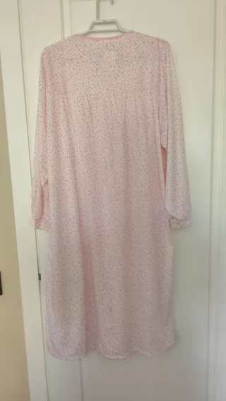 Camisón de señora floral