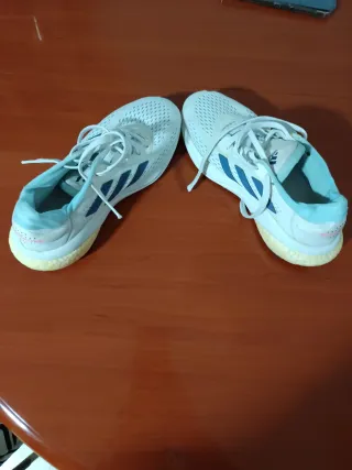 Zapatillas Adidas Blancas y Azules