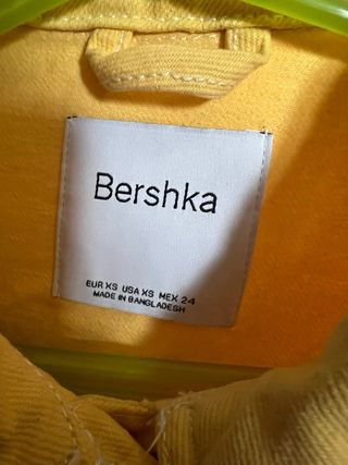 Chaqueta tejana Bershka amarilla T.XS