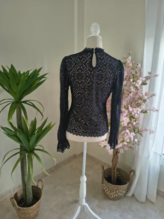 Blusa Morgan Encaje Manga Larga