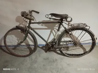 Bicicleta antigua para restaurar