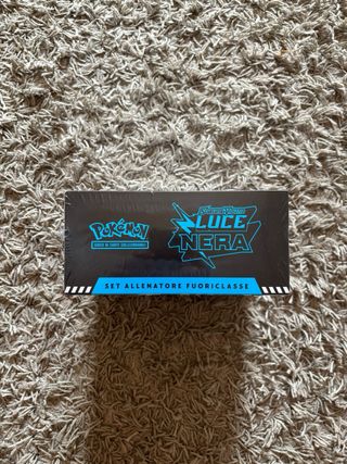 Pokémon Set Allenatore Fuoriclasse Luce Nera