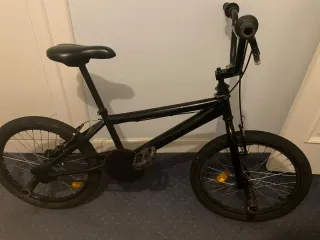 Bicicleta BMX Negra
