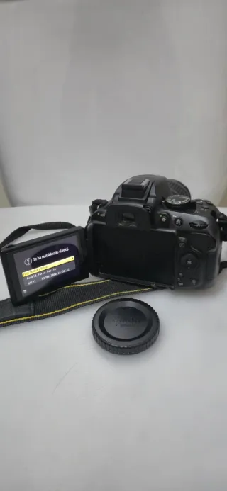 Nikon D5200 + Lente 18-55mm Negra