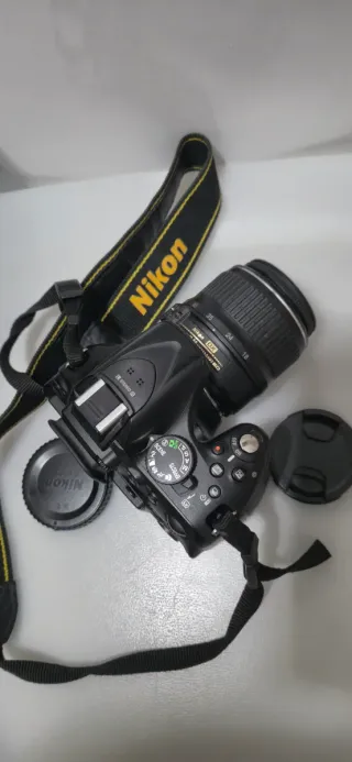 Nikon D5200 + Lente 18-55mm Negra