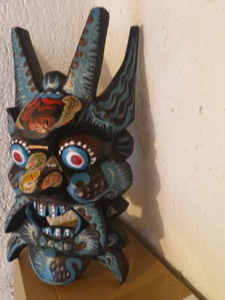 Maschera etnica Cina legno decorata