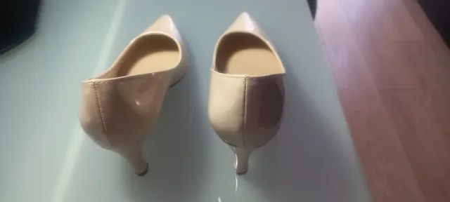 Zapatos de tacón beige y rosa