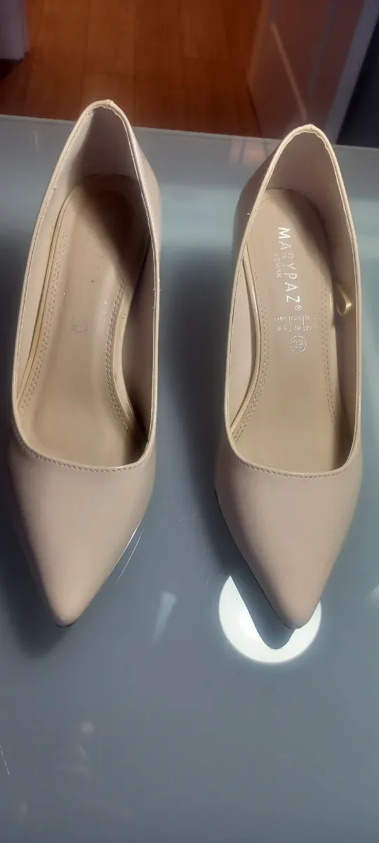 Zapatos de tacón beige y rosa