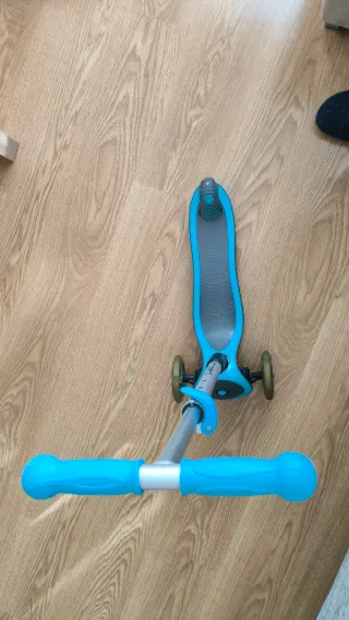 Patinete Globber niño azul, 3 ruedas con luces