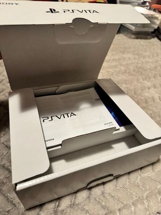 Scatola PS Vita Completa Sony