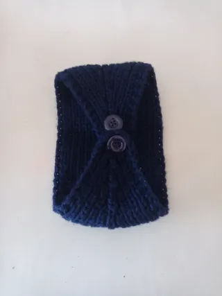 Diadema tejida con flor para niña