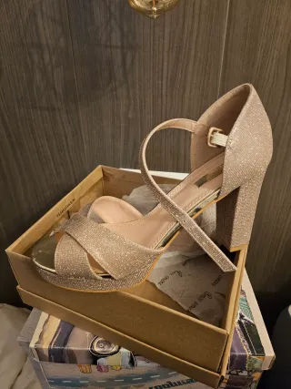 Zapatos de fiesta dorados tacón plataforma