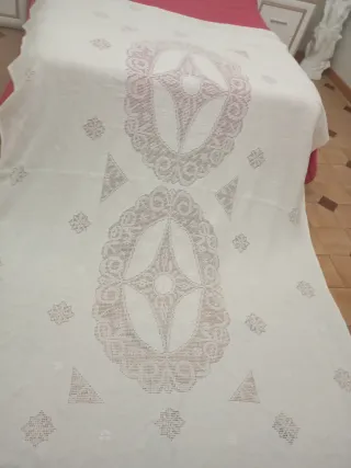 Mantel bordado a mano Lagartera 2,90 x 175