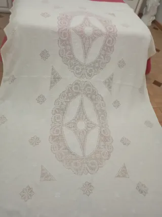 Mantel bordado a mano Lagartera 2,90 x 175