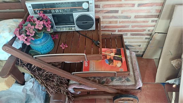 Carro de madera con tela