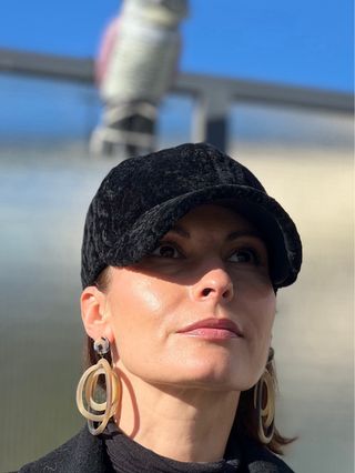 Gorra de cuero negra