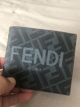 Billetera Fendi Roma Negra y Gris
