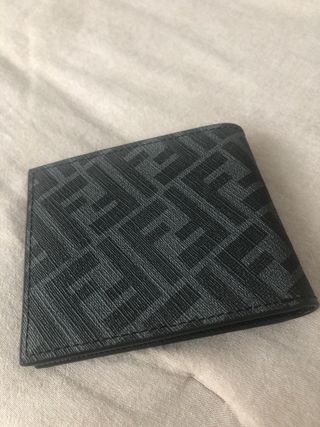 Billetera Fendi Roma Negra y Gris