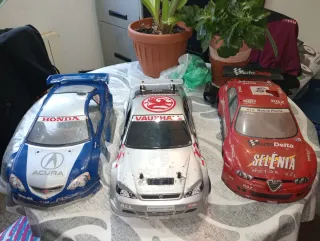 Coche RC Nitro Kyosho V One 1.10 3 Carrocerías,