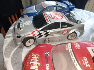 Coche RC Nitro Kyosho V One 1.10 3 Carrocerías,