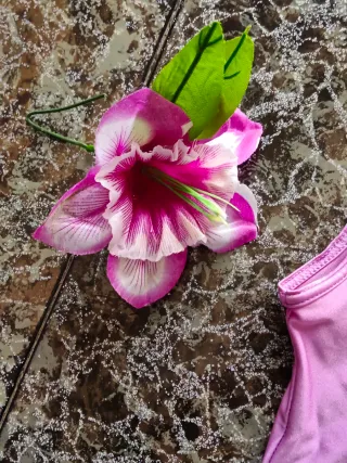 Vestido de baile niña rosa con detalles