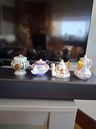 Lote 4 teiere decorative in miniatura