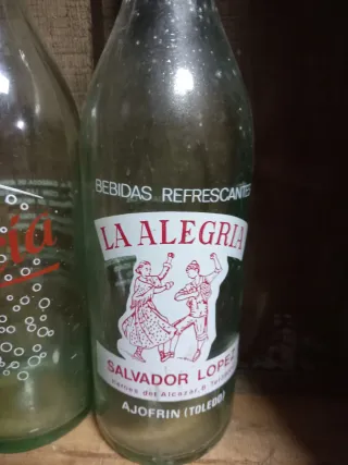 Vecchie bottiglie di gassosa