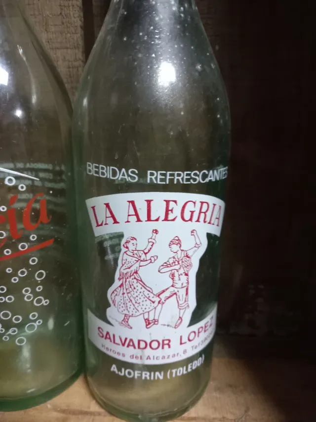 Vecchie bottiglie di gassosa