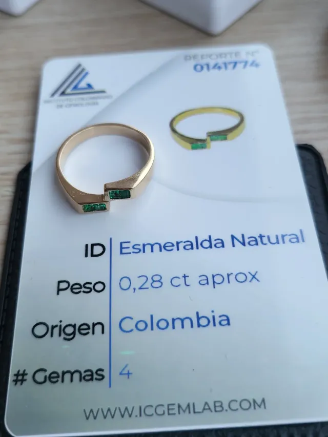 Anillo Oro 4 Esmeraldas Certificadas