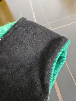 Cappello Carlsberg verde con capelli