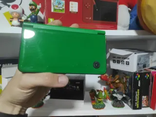 Nintendo DSi XL Verde