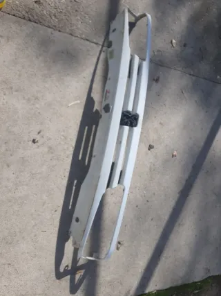 Rejilla frontal Peugeot 806