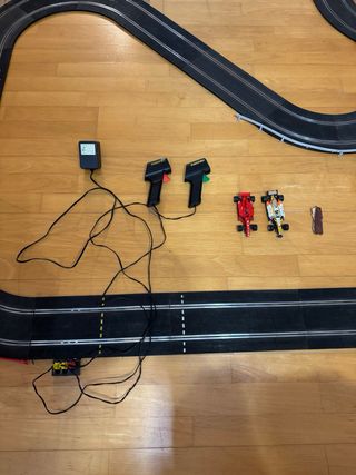 Circuito Scalextric con coches, mandos y transform