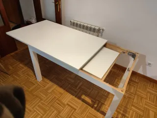 Tavolo da pranzo bianco in legno