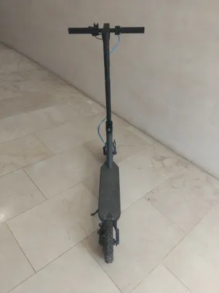 Patinete Eléctrico - Sin Batería ni Cargador