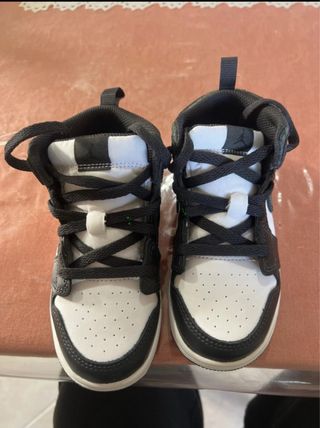 Scarpe Jordan bimbo n.26 nuove
