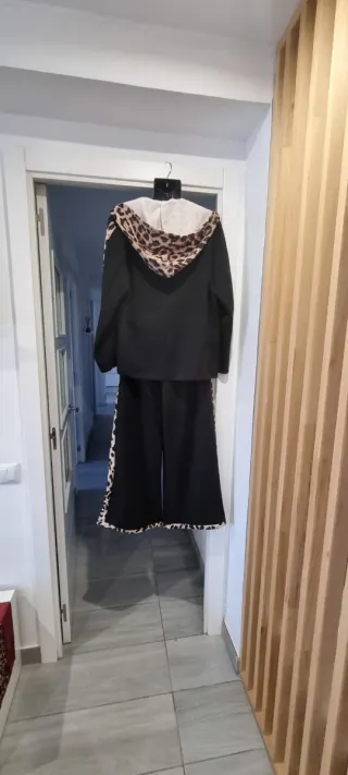 Conjunto americana y pantalón estampado