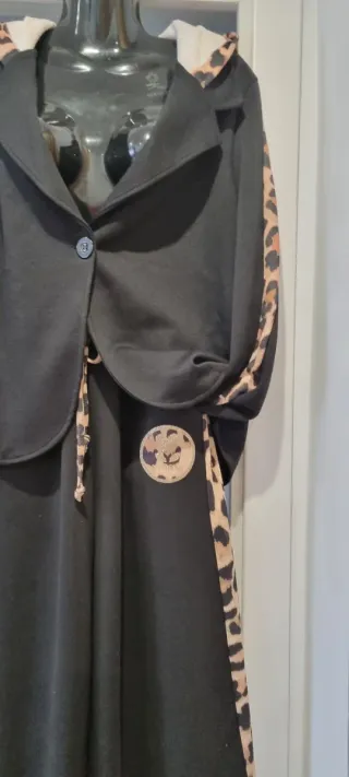 Conjunto americana y pantalón estampado