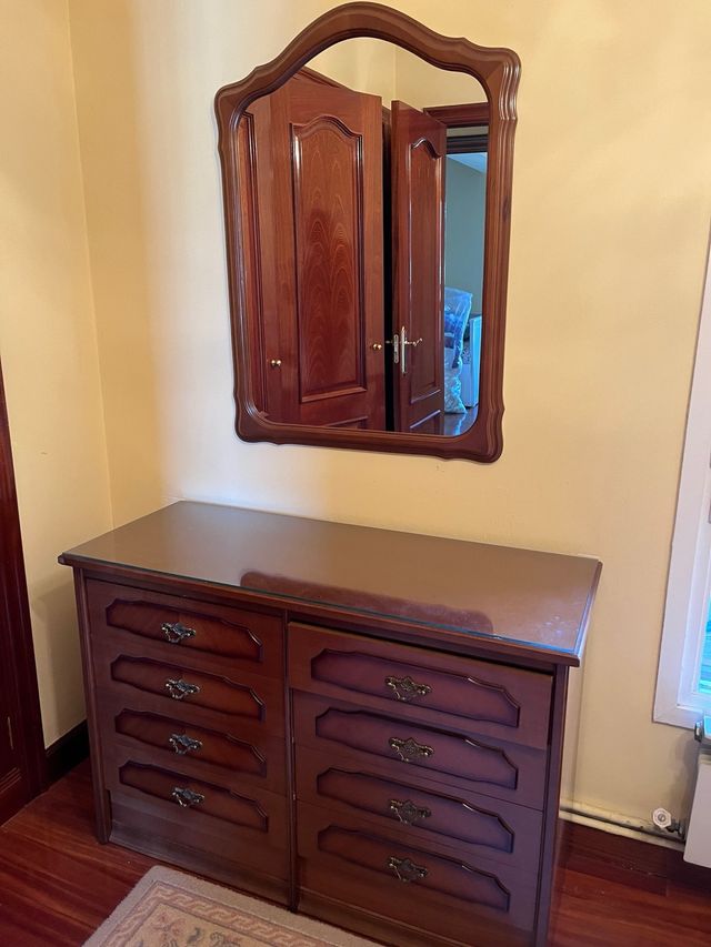 Mobile trucco con specchio in legno