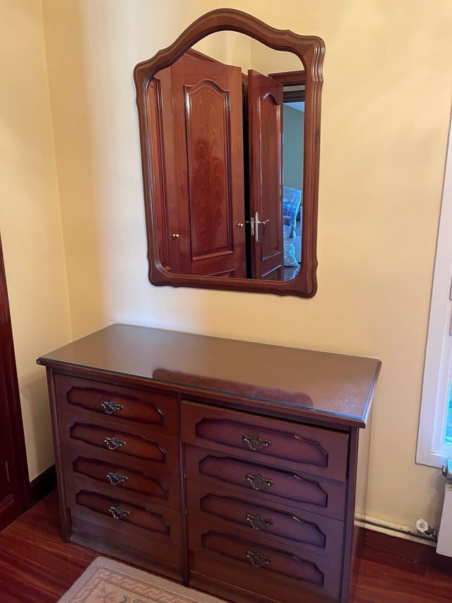 Mobile trucco con specchio in legno