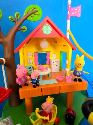 Peppa Pig's TreeHouse & George's Fort Playset