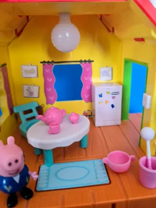 Peppa Pig's TreeHouse & George's Fort Playset