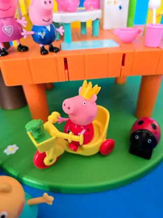 Peppa Pig's TreeHouse & George's Fort Playset
